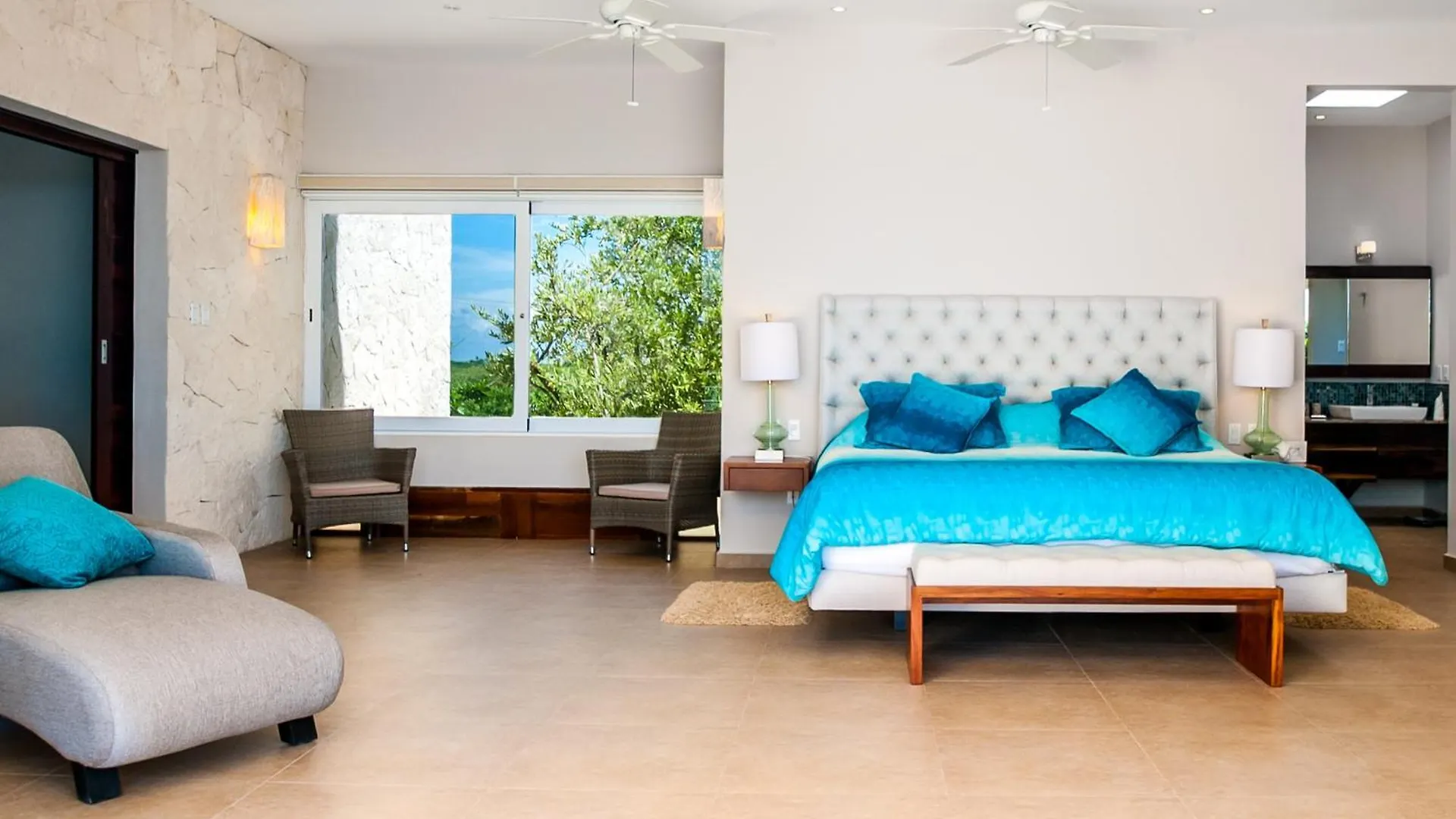 Beachfront Luruxy Villa In Τουλούμ 0*,