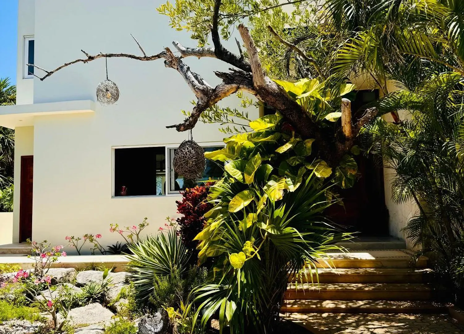 Beachfront Luruxy Villa In Tulum